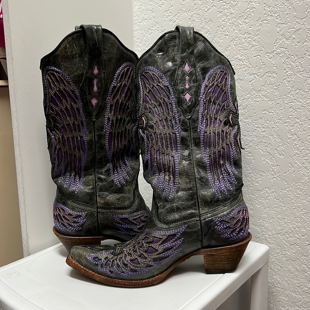 Corral Western Cross and Wing Boots. Size 7.5 Ladies